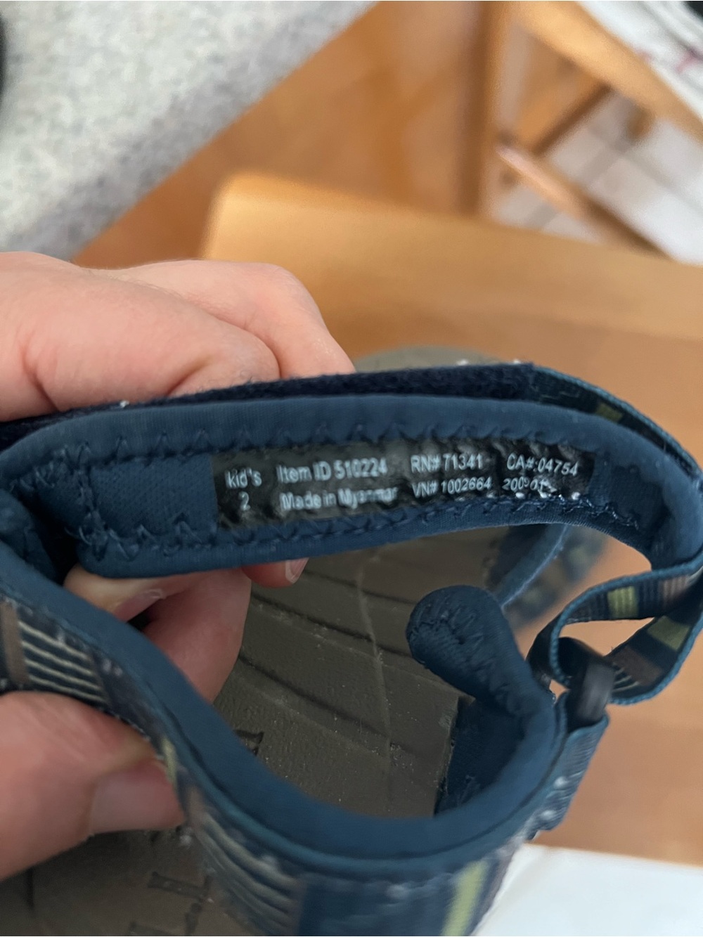 L.L. Bean Navy Blue Strappy Kids' Sandals with Green Accent - Picture 3 of 3